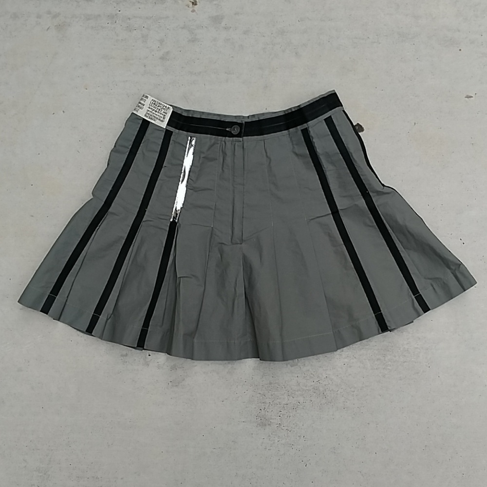 E-Play Pleated Skirt Army Green w. Black Sz XS NWT